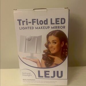 LEJU Tri-Fold Lighted Vanity Mirror